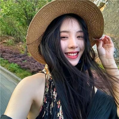 照片的她